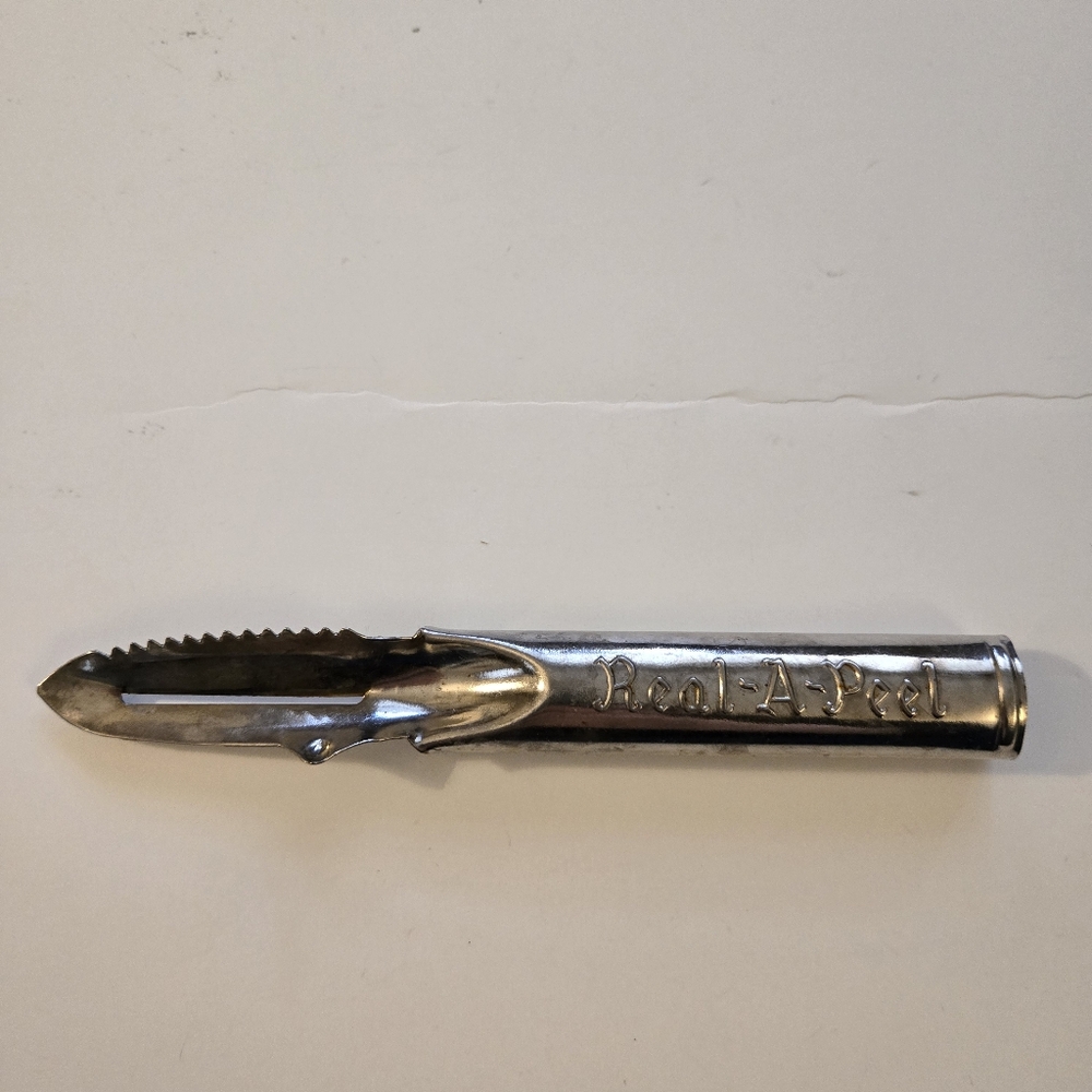 Vintage Real-A-Peel Vegetable Peeler M.E. Heuck Co. 45223 Made in USA